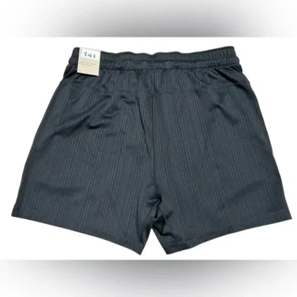 Nike men’s training Athletic Shorts Standard Fit 5" Length Black XL Dry Fit
B24 - Picture 2 of 6